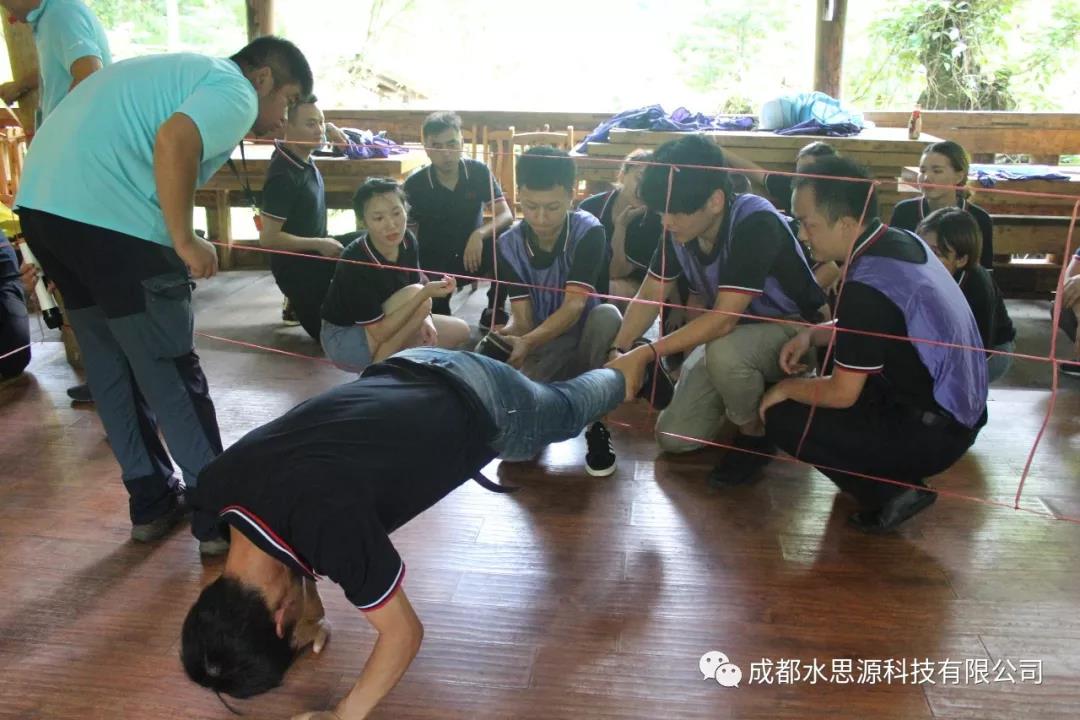 水思源——“鑄造優(yōu)秀團(tuán)隊(duì)，共創(chuàng)企業(yè)輝煌”